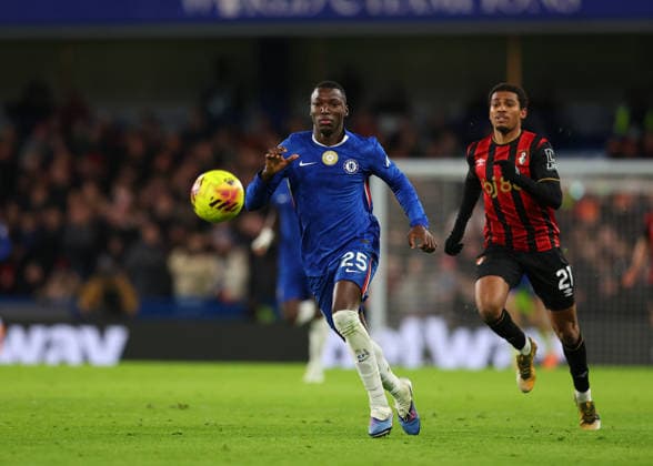30th December 2025; Stamford Bridge, Chelsea, London, England: Premier League Football, Chelsea versus Bournemouth; Moises Caicedo of Chelsea on the ball  JohnxPatrickxFletcher