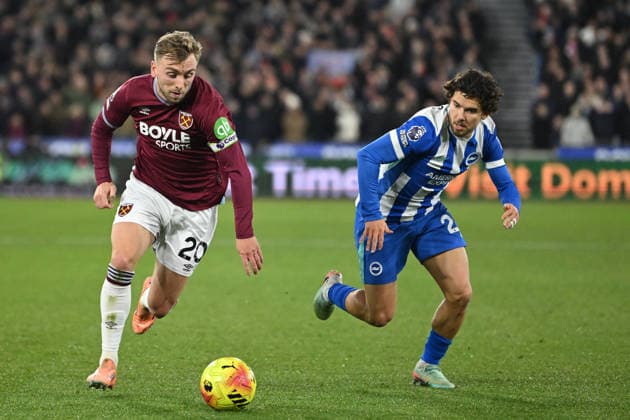 West Ham United v Brighton and Hove Albion, Premier League West Ham United forward Jarrod Bowen (20) and Brighton And Hove Albion defender Ferdi Kadioglu (24) during the Premier League match between West Ham United and Brighton and Hove Albion at the London Stadium, London, UK on 30 December 2025. London London Stadium UK Editorial use only DataCo restrictions apply See www.football-dataco.com , Copyright: xPaulxBockingx PSI-23487-0143