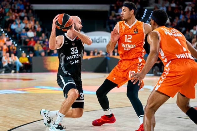 December 30, 2025, Valencia, Spain: Nick Calathes (Partizan Mozzart Bet Belgrade) and Neal Sako of Valencia basket in action during the Euroleague Regular Season Round 19 between Valencia Basket and Partizan Mozzart Bet Belgrade at Roig Arena Stadium. Final score; Valencia Basket 86:63 Partizan Mozzart Bet Belgrade Valencia Spain - ZUMAs197 20251230_aaa_s197_262 Copyright: xGermanxVidalxPoncex