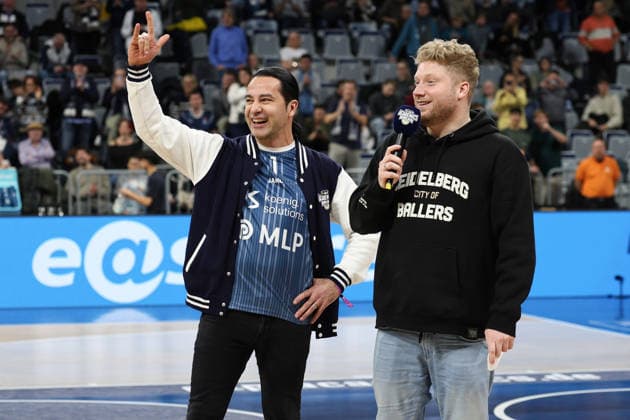 Bülent Ceylan zu Gast im Interview mit Kevin Gerwin GER, MLP Academics Heidelberg vs. Skyliners Frankfurt, Basketball, easycredit Basketball Bundesliga, 13.Spieltag, Saison, 2025 2026, 30.12.2025 GER, MLP Academics Heidelberg vs. Skyliners Frankfurt, Basketball, easycredit Basketball Bundesliga, 13.Spieltag, Saison, 2025 2026, 30.12.2025 Mannheim *** Bülent Ceylan in an interview with Kevin Gerwin GER, MLP Academics Heidelberg vs Skyliners Frankfurt, Basketball, easycredit Basketball Bundesliga, Matchday 13, Season, 2025 2026, 30 12 2025 GER, MLP Academics Heidelberg vs Skyliners Frankfurt, Basketball, easycredit Basketball Bundesliga, Matchday 13, Season, 2025 2026, 30 12 2025 Mannheim Copyright: xEibner-Pressefoto JoergxHirschx EP_JHH