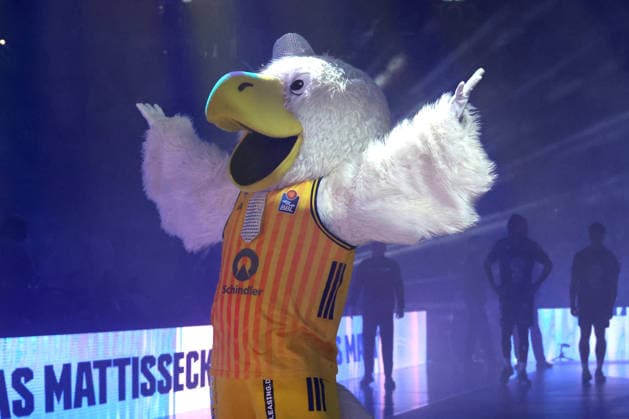 DEU, easyCredit BBL, ALBA vs. Loewen Braunschweig, 31.12.2025, Uber-Arena, Berlin, DEU, easyCredit BBL, ALBA vs. Loewen Braunschweig, im Bild ALBA-Maskotchen