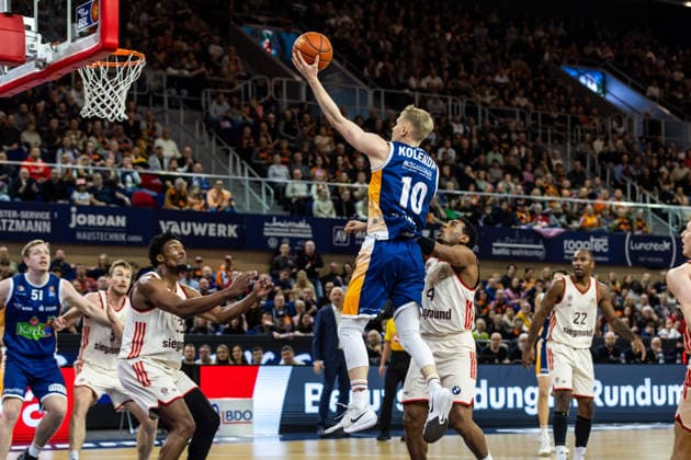 GER, easy-Credit Basketball-Bundesliga, Rostock Seawolves - FC Bayern München Basketball. 31.12.2025, Stadthalle, Rostock, GER, easy-Credit Basketball-Bundesliga, Rostock Seawolves - FC Bayern München Basketball. Lukasz Kolenda (Rostock Seawolves 10) Foto Alexander Trienitz Rostock Stadthalle Mecklenburg-Vorpommern Deutschland