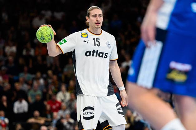 Muenchen: Handball - Laenderspiel - Deutschland - Island Juri Knorr (Deutschland) Muenchen SAP Garden Bayern Deutschland