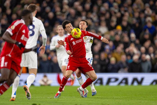Football - FA Premier League - Liverpool FC v Leeds United FC LIVERPOOL, ENGLAND - New Year s Day, Thursday, January 1, 2026: Liverpool s Curtis Jones (L) is challenged by Leeds United s captain Ethan Ampadu during the FA Premier League match between Liverpool FC and Leeds United FC at Anfield. (Photo by David Rawcliffe Propaganda) LIVERPOOL Anfield MERSEYSIDE ENGLAND  Copyright: xDavidxRawcliffex P2026-01-01-Liverpool_Leeds-29
