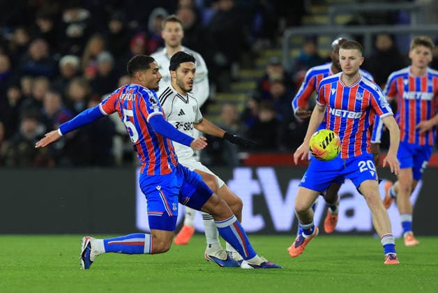 Crystal Palace v Fulham, Premier League Fulham forward Raul JimÃ nez (7) plays the ball during the Premier League match between Crystal Palace and Fulham at Selhurst Park, London, UK on 1 January 2026. London Selhurst Park Greater London UK Editorial use only DataCo restrictions apply See www.football-dataco.com , Copyright: xSimonxRoex PSI-23503-0028