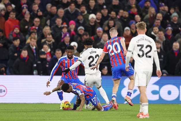 1st January 2026; Selhurst Park, Selhurst, London, England; Premier League Football, Crystal Palace versus Fulham; Kevin of Fulham takes on Jefferson Lerma of Crystal Palace after going past Nathaniel Clyne of Crystal Palace  KatiexChan