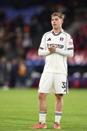 1st January 2026; Selhurst Park, Selhurst, London, England; Premier League Football, Crystal Palace versus Fulham; Emile Smith Rowe of Fulham thanking the fans after the match  KatiexChan