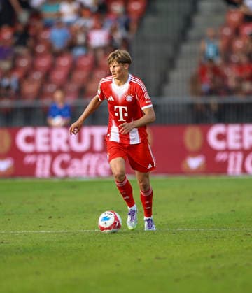 12.08.2025, SUI, Fussball, Männer, GC Zürich vs. FC Bayern München Magnus Dalpiaz (98, FC Bayern München) Zürich Letzigrund Stadion Zürich Switzerland