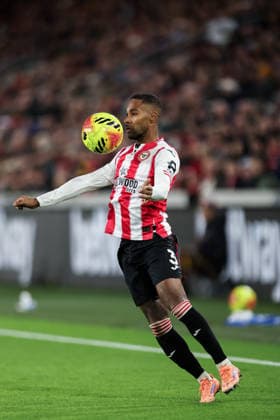 1st January 2026; Gtech Community Stadium, Brentford, London, England; Premier League Football, Brentford versus Tottenham Hotspur; Rico Henry of Brentford on the ball  HenningxvonxJagow
