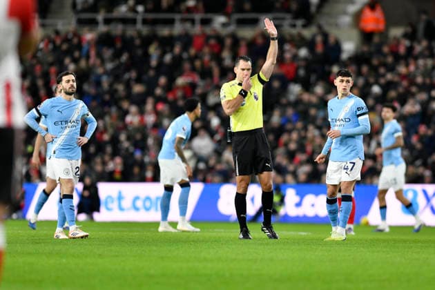 Sunderland v Manchester City, Premier League Premier League Referee Jarred Gillett disallows Bernardo Silva of Manchester City goal for offside during the Sunderland v Manchester City Premier League match at the Stadium of Light, Sunderland, England on 1 January 2026 Credit: Connor McMain Every Second Media Editorial use only. All images are copyright Every Second Media Limited. No images may be reproduced without prior permission. All rights reserved. Premier League and Football League images are subject to licensing agreements with Football DataCo Limited. see https: www.football-dataco.com Copyright: xIMAGO EveryxSecondxMediax ESM-1729-0011 ConnorxMcMainx xEveryxSecondxMediax