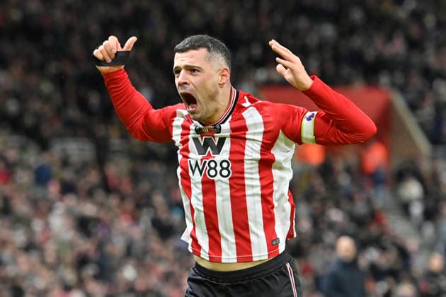 Sunderland v Manchester City, Premier League Granit Xhaka of Sunderland pumps up the crowd during the Sunderland v Manchester City Premier League match at the Stadium of Light, Sunderland, England on 1 January 2026 Credit: Connor McMain Every Second Media Editorial use only. All images are copyright Every Second Media Limited. No images may be reproduced without prior permission. All rights reserved. Premier League and Football League images are subject to licensing agreements with Football DataCo Limited. see https: www.football-dataco.com Copyright: xIMAGO EveryxSecondxMediax ESM-1729-0014 ConnorxMcMainx xEveryxSecondxMediax