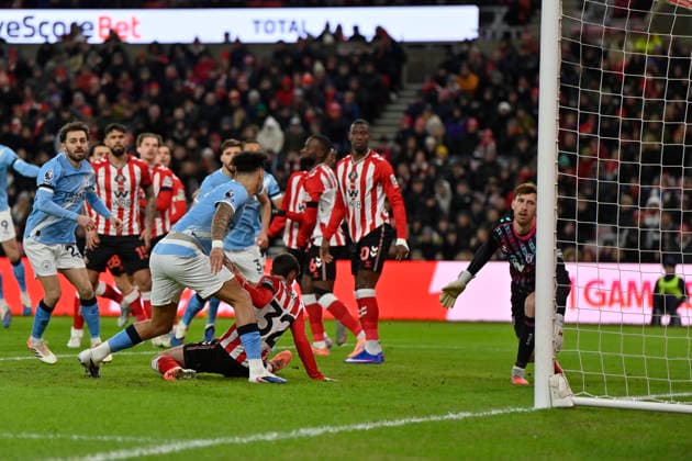 Sunderland v Manchester City, Premier League Bernardo Silva of Manchester City goal is disallowed for offside during the Sunderland v Manchester City Premier League match at the Stadium of Light, Sunderland, England on 1 January 2026 Credit: Connor McMain Every Second Media Editorial use only. All images are copyright Every Second Media Limited. No images may be reproduced without prior permission. All rights reserved. Premier League and Football League images are subject to licensing agreements with Football DataCo Limited. see https: www.football-dataco.com Copyright: xIMAGO EveryxSecondxMediax ESM-1729-0045 ConnorxMcMainx xEveryxSecondxMediax