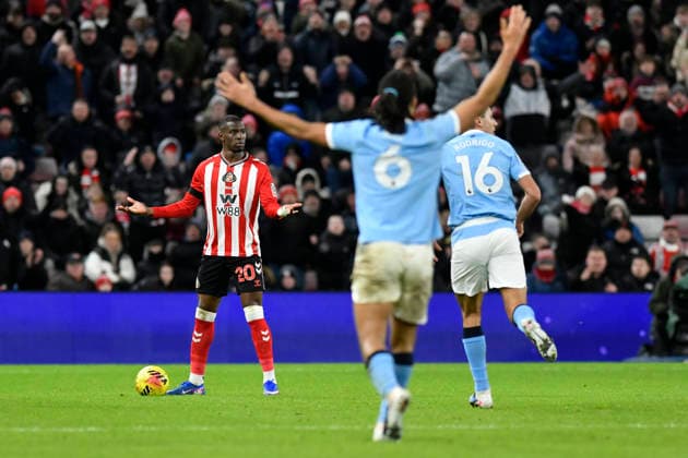 Sunderland v Manchester City, Premier League Nathan AkÃ of Manchester City appeals for a foul with Nordi Mukiele of Sunderland on the ball during the Sunderland v Manchester City Premier League match at the Stadium of Light, Sunderland, England on 1 January 2026 Credit: Connor McMain Every Second Media Editorial use only. All images are copyright Every Second Media Limited. No images may be reproduced without prior permission. All rights reserved. Premier League and Football League images are subject to licensing agreements with Football DataCo Limited. see https: www.football-dataco.com Copyright: xIMAGO EveryxSecondxMediax ESM-1729-0107 ConnorxMcMainx xEveryxSecondxMediax