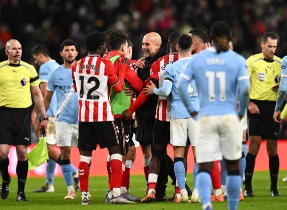 Pep Guardiola manager of Manchester City (centre) clashes with Sunderland players Sunderland v Manchester City, Premier League, Football, Stadium of Light, Sunderland, UK - 01 Jan 2026Sunderland Stadium of Light United Kingdom EDITORIAL USE ONLY No use with unauthorised audio, video, data, fixture lists, club league logos or live services. Online in-match use limited to 120 images, no video emulation. No use in betting, games or single club league player publications. Copyright: xRichardxLee Shutterstockx 16216366ce