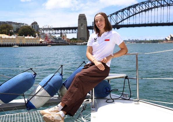 January 2, 2026, Sydney, New South Wales, Australia: Polish tennis player IGA SWIATEK during photo session on the boat in Sydney Harbour Bridge before tennis tournament United Cup, Sydney, Australia. Sydney Australia - ZUMAc278 20260102_zsp_c278_005 Copyright: xMarcinxCholewinskix