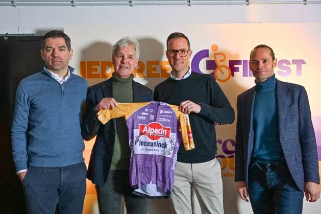 Exact Cross 2026 Mol MOL, BELGIUM - JANUARY 02 : Roodhooft Philip (BEL) of Alpecin-Deceuninck, Guy Fransen - General Chief Sports at Mediahuis, Beenders Rob and Dehaene Dominique during the 5th leg of the Zilvermeercross Exact Cross 2026 a cyclocross race on January 2, 2026 in Mol, Belgium, 02 01 2026 ( Mol Belgium  Copyright: xBcex