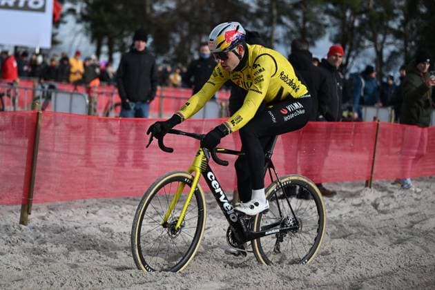 Belgian Wout van Aert pictured ahead of the men s elite race of the Zilvermeercross cyclocross cycling event in Mol, stage 5 7 in the Exact Cross competition, on Friday 02 January 2026. LUCxCLAESSEN  x153016055x