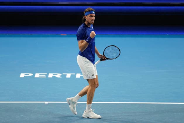 TENNIS UNITED CUP PERTH, Stefanos Tsitsipas of Greece in action against Shintaro Mochizuki of Japan during the United Cup day one match between Greece and Japan at RAC Arena in Perth, Friday, January 2, 2026. ( NO ARCHIVING, EDITORIAL USE ONLY PERTH WESTERN AUSTRALIA AUSTRALIA  Copyright: xRICHARDxWAINWRIGHTx 20260102182467861101