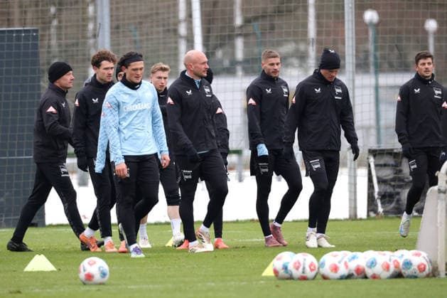 DEU, DFL, 2. FBL Hertha BSC, Training, 02.01.2026, Sportforum, Berlin, DEU, DFL, 2. FBL Hertha BSC, Training, im Bild Hertha-Spielerkreis, Fabian Reese (Hertha BSC Berlin 11), Toni Leistner (Hertha BSC Berlin 37) DFL - regulations prohibit any use of Photographs as image sequences and or quasi-video