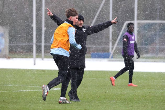 DEU, DFL, 2. FBL Hertha BSC, Training, 02.01.2026, Sportforum, Berlin, DEU, DFL, 2. FBL Hertha BSC, Training, im Bild Cheftrainer Stefan Leitl (Hertha BSC Berlin), Kennet Eichhorn (Hertha BSC Berlin 23) DFL - regulations prohibit any use of Photographs as image sequences and or quasi-video