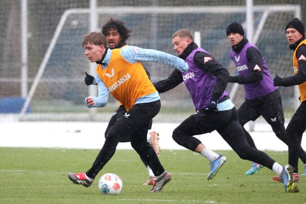 DEU, DFL, 2. FBL Hertha BSC, Training, 02.01.2026, Sportforum, Berlin, DEU, DFL, 2. FBL Hertha BSC, Training, im Bild Kennet Eichhorn (Hertha BSC Berlin 23), Michael Cuisance (Hertha BSC Berlin 10) DFL - regulations prohibit any use of Photographs as image sequences and or quasi-video