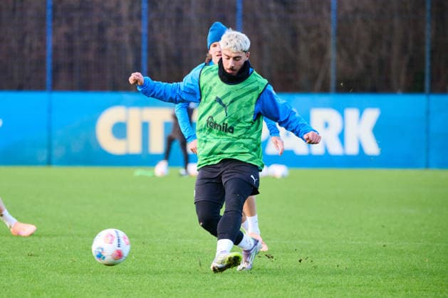 02.01.2026, Fußball, Herren, 2.BL, Saison 2025 2026, Training Holstein Kiel Neuzugang Umut Tohumcu Kiel, Projensdorf Projensdorf, Trainigsplatz Schleswig-Holstein Deutschland