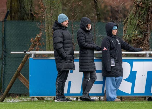 Fußball, Herren, Saison 2025 2026, 2. Bundesliga, Hertha BSC, Training, v. l. Präsident Fabian Drescher (Hertha BSC), Pressesprecherin Vera Krings (Hertha BSC), 02.01. 2026,