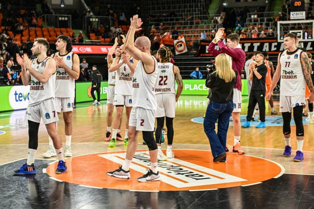 BKT Euro Cup; Ratiopharm Ulm gegen Lietkabelis Panevezys, Ratiopharm Arena Ulm, 02.01.2026 Jubel bei Lietkabelis Panevezys nach dem Sieg. Ulm 02.01.2026. 12 Spieltag BKT EuroCup, Ratiopharm Ulm gegen Lietkabelis Panevezys, Ratiopharm Arena Ulm Copyright: xBEAUTIFULxSPORTS Märklx