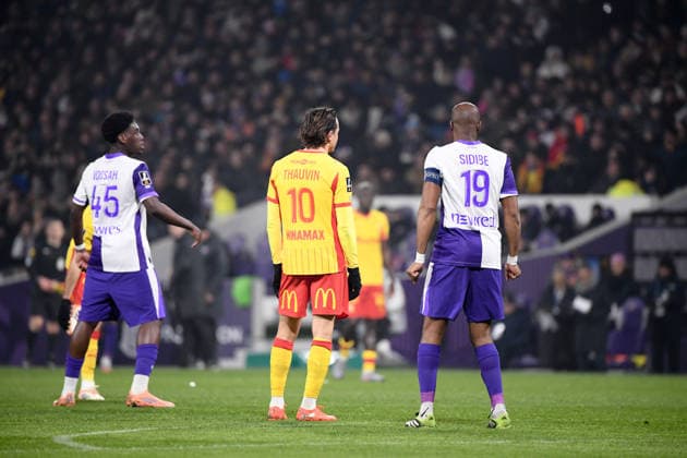 Toulouse FC v RC Lens - Ligue 1 McDonald s 2025 2026 10 Florian THAUVIN (rcl) - 19 Djibril SIDIBE (tfc) during the Ligue 1 McDonald s match between Toulouse and Lens at Stadium de Toulouse on January 2, 2026 in Toulouse, France. Toulouse France  Copyright: xFEPx 776348241