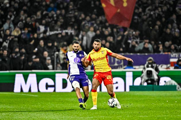 FOOTBALL : Toulouse vs Lens - 17eme Journee de Ligue1 McDonald S - Toulouse - 02 01 2026 Matthieu Udol (rcl) vs Rafik Messali (tfc) Toulouse  Copyright: xThierryxBretonx