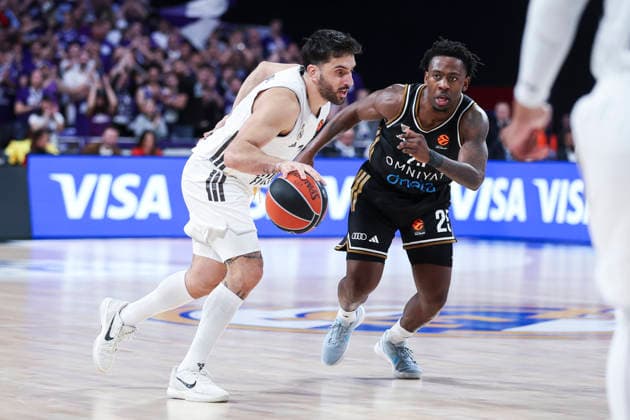 January 2, 2026, Madrid, Madrid, Spain: Facundo Campazzo of Real Madrid and Mckinley Wright IV of Dubai Basketball in action during the Turkish Airlines EuroLeague Regular Season Round 19 match between Real Madrid and Dubai Basketball at Movistar Arena on January 02 2026, in Madrid, Spain. Madrid Spain - ZUMAa181 20260102_zaa_a181_156 Copyright: xIrinaxR.xHipolitox