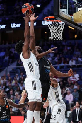 January 2, 2026, Madrid, Madrid, Spain: Andres Feliz of Real Madrid and Mfiondu Kabengele of Dubai Basketball in action during the Turkish Airlines EuroLeague Regular Season Round 19 match between Real Madrid and Dubai Basketball at Movistar Arena on January 02 2026, in Madrid, Spain. Madrid Spain - ZUMAa181 20260102_zaa_a181_206 Copyright: xIrinaxR.xHipolitox