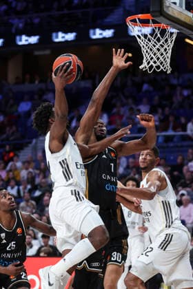 January 2, 2026, Madrid, Madrid, Spain: Andres Feliz of Real Madrid and Mfiondu Kabengele of Dubai Basketball in action during the Turkish Airlines EuroLeague Regular Season Round 19 match between Real Madrid and Dubai Basketball at Movistar Arena on January 02 2026, in Madrid, Spain. Madrid Spain - ZUMAa181 20260102_zaa_a181_222 Copyright: xIrinaxR.xHipolitox