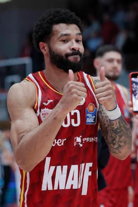 Im Bild: Jubel bei David Muenkat (Wuerzburg Baskets, 55) 02.01.2026, Fitness First Wuerzburg Baskets vs. Veolia Towers Hamburg, easyCredit BBL, 14. Spieltag, Deutschland, 97072, tectake-Arena Wuerzburg, Copyright: HMBxMedia xJulienxBecker