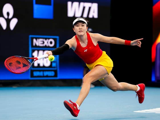 (260103) -- SYNDEY, Jan. 3, 2026 -- Zhu Lin of China hits a return to Elise Mertens of Belgium during the women s singles match in the Group B round robin match between China and Belgium at the 2026 United Cup tennis tournament in Sydney, Australia, Jan. 3, 2026. ) (SP)AUSTRALIA-SYNDEY-TENNIS-UNITED CUP-CHN VS BEL MaxPing 
