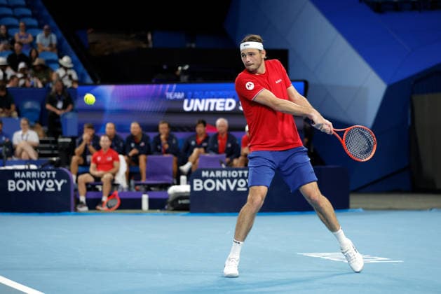 TENNIS UNITED CUP PERTH, Taylor Fritz of the USA in action against Sebastian Baez of Argentina during the United Cup day two match between the USA and Argentina at RAC Arena in Perth, Saturday, January 3, 2026. ( NO ARCHIVING, EDITORIAL USE ONLY PERTH WESTERN AUSTRALIA AUSTRALIA  Copyright: xRICHARDxWAINWRIGHTx 20260103189155135373