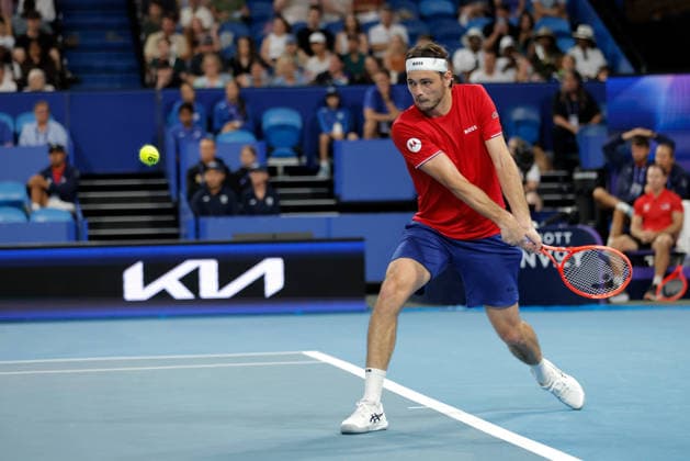 TENNIS UNITED CUP PERTH, Taylor Fritz of the USA in action against Sebastian Baez of Argentina during the United Cup day two match between the USA and Argentina at RAC Arena in Perth, Saturday, January 3, 2026. ( NO ARCHIVING, EDITORIAL USE ONLY PERTH WESTERN AUSTRALIA AUSTRALIA  Copyright: xRICHARDxWAINWRIGHTx 20260103181836397766