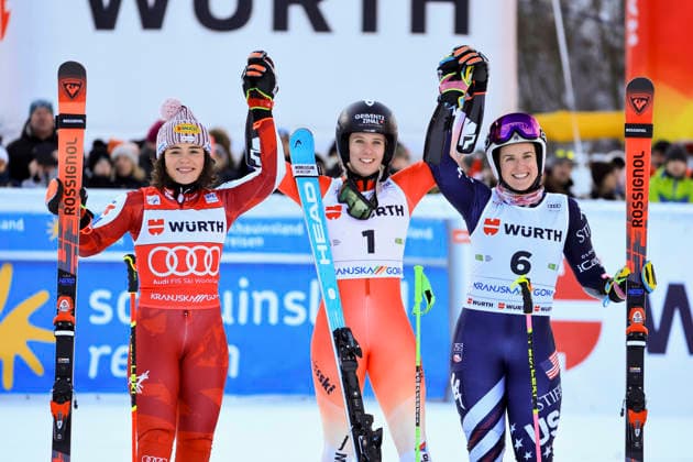 ALPINE SKIING - FIS WC Kranjska Gora KRANJSKA GORA,SLOVENIA,03.JAN.26 - ALPINE SKIING - FIS World Cup, giant slalom, ladies. Image shows the rejoicing of Julia Scheib (AUT), Camille Rast (SUI) and Paula Moltzan (USA).  GEPAxpictures xWolfgangxGrebien