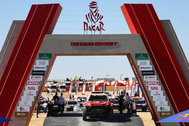 DAKAR 2026 - PROLOGUE start podium 202 LATEGAN Henk (rsa), CUMMINGS Brett (rsa), Toyota Gazoo Racing W2RC, Toyota, Ultimate, FIA W2RC, during the Prologue of the Dakar 2026, on January 3, 2026 around Yanbu, Saudi Arabia - YanbuSaudi Arabia  Copyright: xANTONINxVINCENTx