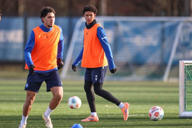 Comeback auf dem Platz Louey Ben Farhat (Karlsruher SC, 19) Karlsruher SC Fussball, 2. Bundesliga, Trainingsauftakt Rueckrunde, 2025 2026, 03.01.2026, DFL REGULATIONS PROHIBIT ANY USE OF PHOTOGRAPHS AS IMAGE SEQUENCES AND OR QUASI-VIDEO, Karlsruher SC Fussball, 2. Bundesliga, Trainingsauftakt Rueckrunde, 2025 2026, 03.01.2026 Karlsruhe