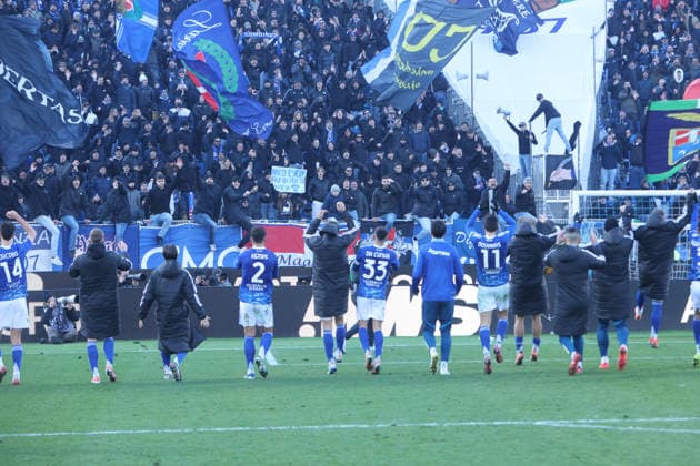 ComoÕs under the supporter during the Serie A soccer match between Como and Udinese at the Giuseppe Sinigaglia stadium in Como, north Italy - January 3, 2026 - Soccer.  Copyright: xAntonioxSaiai LaPressex