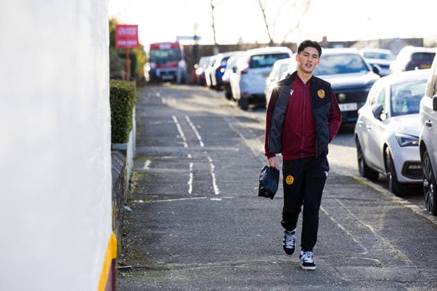 Motherwell v St Mirren, William Hill Scottish Premiership Elijah Just (21 - Motherwell) arrives ahead of the William Hill Scottish Premiership match between Motherwell and St Mirren at Fir Park, Motherwell, UK on 3 January 2026. Editorial use only , Copyright: xRaymondxDaviesx PSI-23507-0013