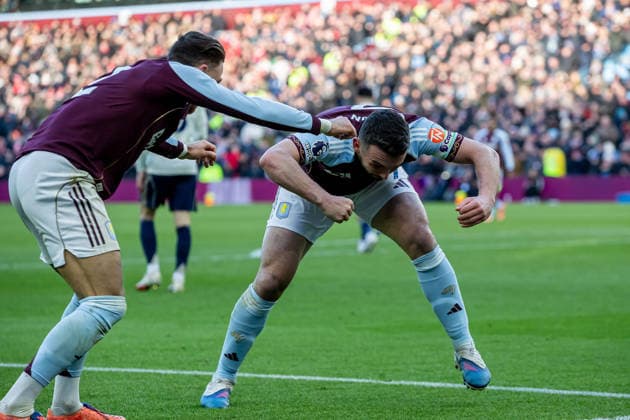 Aston Villa v Nottingham Forest, Premier League GOAL scores 2-0 Aston Villa midfielder John McGinn (7) scores and celebrates during the Premier League match between Aston Villa and Nottingham Forest at Villa Park, Birmingham, UK on 3 January 2026. Birmingham Villa Park West Midlands UK Editorial use only DataCo restrictions apply See www.football-dataco.com , Copyright: xManjitxNarotrax PSI-23516-0023