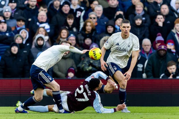 Aston Villa v Nottingham Forest, Premier League Aston Villa midfielder Morgan Rogers (27) looks for foul , not given, during the Premier League match between Aston Villa and Nottingham Forest at Villa Park, Birmingham, UK on 3 January 2026. Birmingham Villa Park West Midlands UK Editorial use only DataCo restrictions apply See www.football-dataco.com , Copyright: xManjitxNarotrax PSI-23516-0035