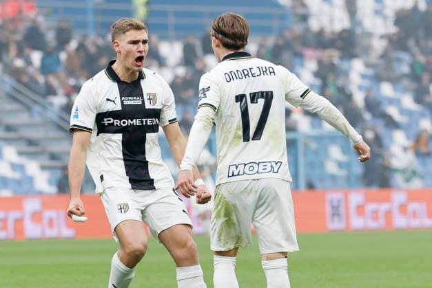 January 3, 2026, Reggio Emilia, ITALY: Parma s Mateo Pellegrino jubilates with his teammate Jacob Ondrejka after scoring the goal during the Italian Serie A soccer match US Sassuolo vs Parma Calcio at Mapei Stadium in Reggio Emilia, Italy, 3 January 2026. ANSA ELISABETTA BARACCHI. Soccer: Serie A ; Sassuolo - Parma  - ZUMAa110 20260103_zaf_a110_018 Copyright: xElisabettaxBaracchix