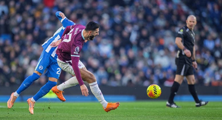 Brighton and Hove Albion v Burnley Premier League Armando Broja of Burnley is fouled during the Premier League match at the American Express Stadium, Brighton and Hove 03 01 2026 UK Newspapers OUT Copyright: xGraemexWilcocksonx FIL-22742-0043