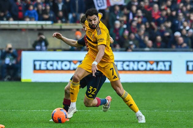CALCIO - Serie A - Genoa CFC vs Pisa SC Mehdi Leris (Pisa) fights for the ball against Morten Wetche Frendrup (Genoa) during Genoa CFC vs Pisa SC, Italian soccer Serie A match in Genoa, Italy, January 03 2026 Genoa Italy  Copyright: xIPAxSport ABACAx