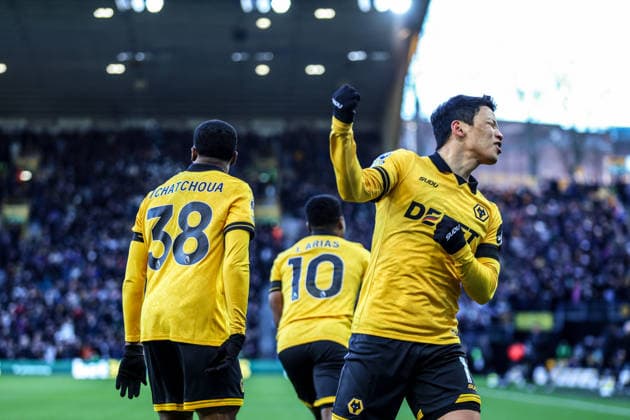Players celebrate after Jhon Arias (10 Wolves) scores the first goal during the Premier League football match between Wolverhampton Wanderers and West Ham United at Molineux stadium in Wolverhampton, England Copyright: xNataliexMincher SPPx Sportspressphoto_SPR78350