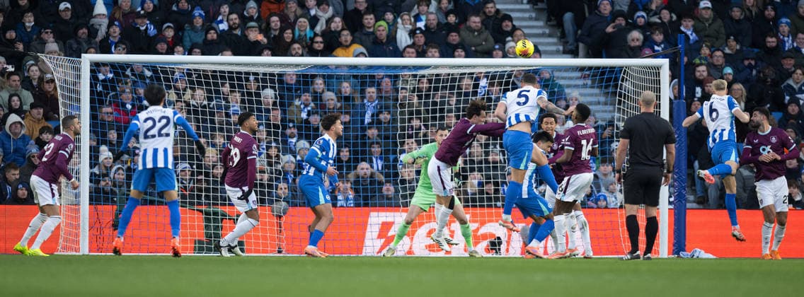Brighton and Hove Albion v Burnley Premier League Lewis Dunk of Brighton and Hove Albion heads over the bar during the Premier League match at the American Express Stadium, Brighton and Hove 03 01 2026 UK Newspapers OUT Copyright: xGraemexWilcocksonx FIL-22742-0052