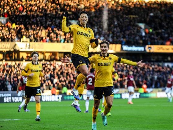 Goal. Hee Chan Hwang (11 Wolves) celebrates scoring a penalty during the Premier League football match between Wolverhampton Wanderers and West Ham United at Molineux stadium in Wolverhampton, England  Copyright: xNataliexMincher SPPx Sportspressphoto_SPR78354